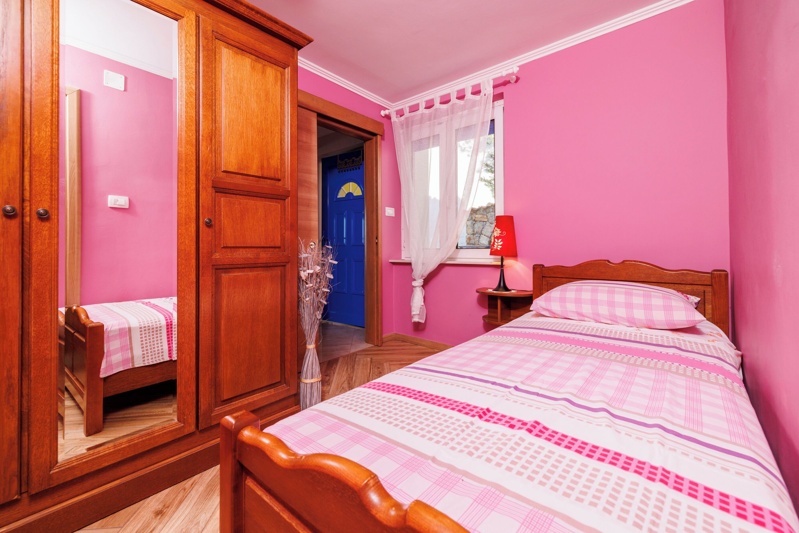 Tabla de planchar con plancha y wifi gratis 