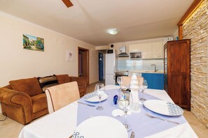 Apartment (A1) | Dining - Apartment Marijana (Novi Vinodolski)