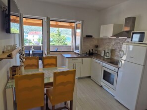 Apartment (A4) | Private kitchen - Apartments R and E (Rab)