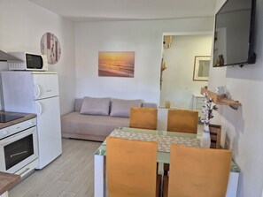 Apartment (A4) | Living room - Apartments R and E (Rab)