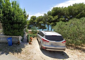 Free self-parking - Apartment Nedjeljka (Pakostane)