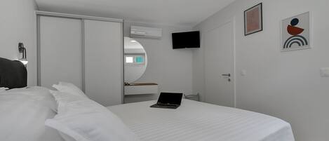 Huvila | Tallelokero huoneessa, silitysrauta/-lauta, ilmainen Wi-Fi