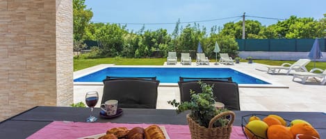 Villa | Outdoor pool