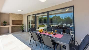 Villa | BBQ/picnic area