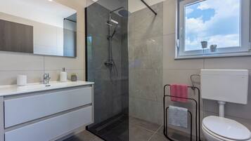 Villa | Bathroom | Shower