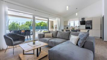 Villa | Living room | Fireplace