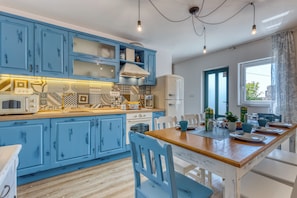 Villa | Private kitchen | Fridge, microwave, oven, stovetop - Villa Rhapsody (Bakar)