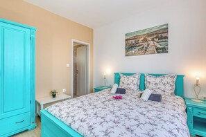 Villa | Coffres-forts dans les chambres, fer et planche à repasser