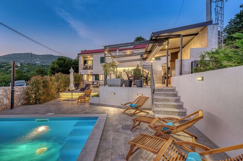 Villa Rhapsody