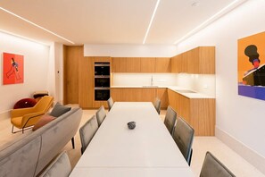 Villa | Cuisine privée | Réfrigérateur, micro-ondes, four, plaque de cuisson