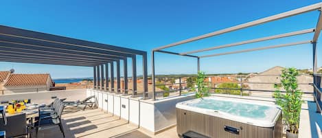 Villa | Terrace/patio