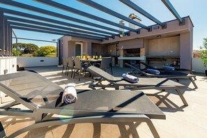 BBQ/picnic area - Villa Ursula (Pakostane)