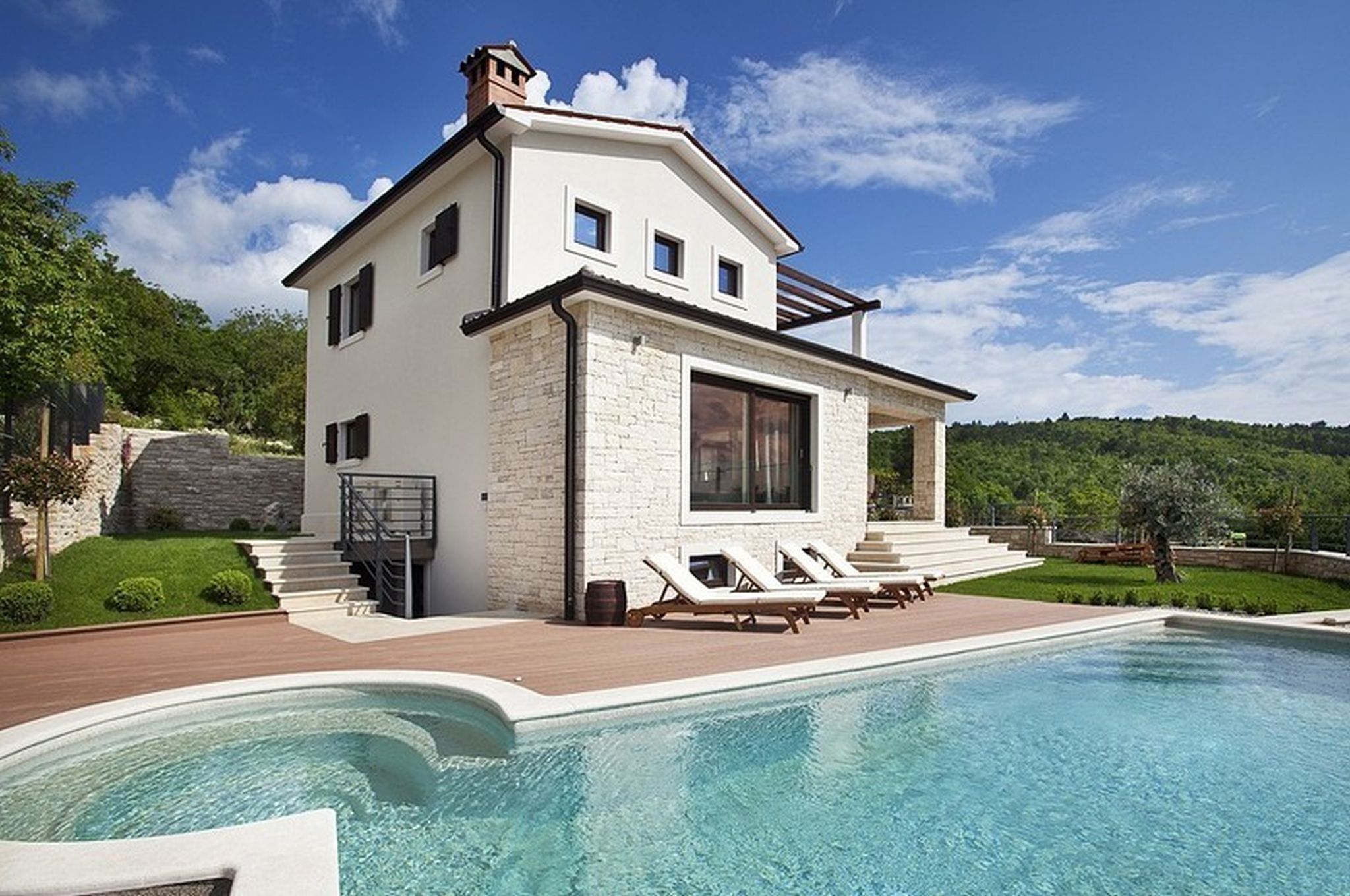 Outdoor pool, an infinity pool