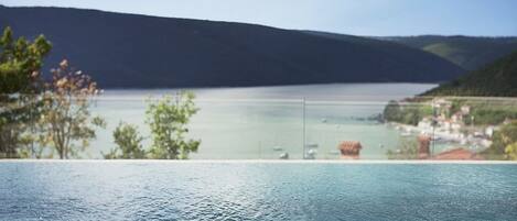 AuĂenpool, Infinity-Pool