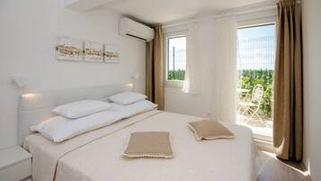Villa | In-room safe, iron/ironing board, free WiFi