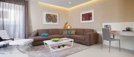 Villa | Living room | Smart TV, Netflix