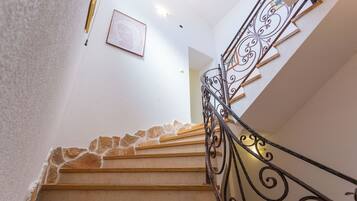 Villa | Hallway