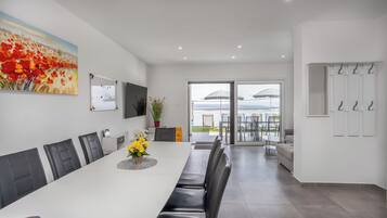 Villa | Dining