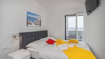 Villa | In-room safe, iron/ironing board, WiFi (free)