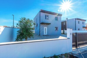 Building design - Villa Lucija (Policnik)