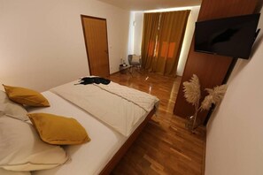 Iron/ironing board, free WiFi - House Ivona (Crikvenica)