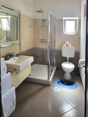 Apartment (A2) | Bathroom | Shower - Apartments Mirko i Jela (Nin)