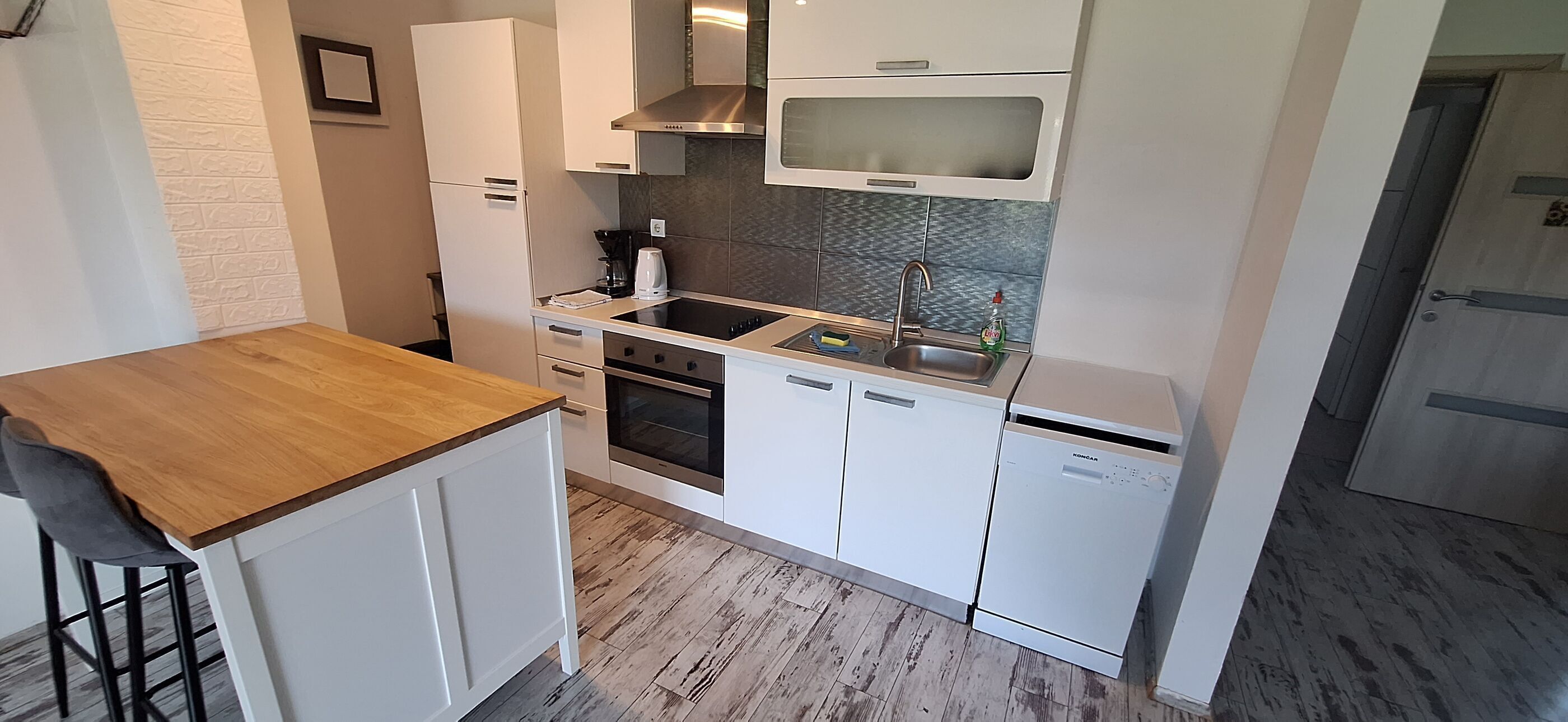 Appartement (A1) | Cuisine privée | Réfrigérateur, four, plaque de cuisson, lave-vaisselle