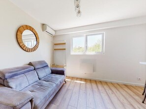 TV - Apartment in La Ciotat near port and beach (La Ciotat)