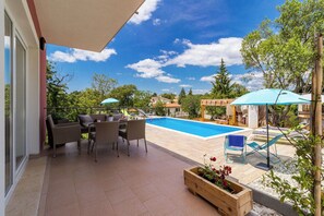Piscina externa, piscina aquecida