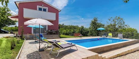 Outdoor pool, a heated pool