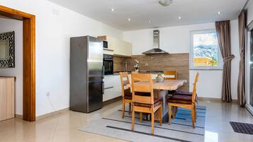 Villa | Dining