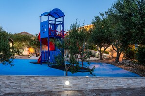 Living area - Villa Zlatni Dvori (Razanac)