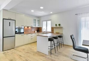 Villa | Private kitchen | Fridge, microwave, oven, stovetop - Villa St Vid 4 (Privlaka)