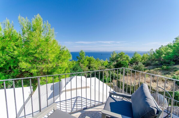 Villa | Balcony - Villa Gromin Dolac (Jelsa)