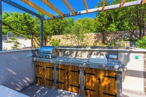 BBQ/picnic area - Villa Turquoise Breeze (Novi Vinodolski)