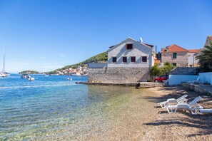 Beach - Apartment Nives (Vis)