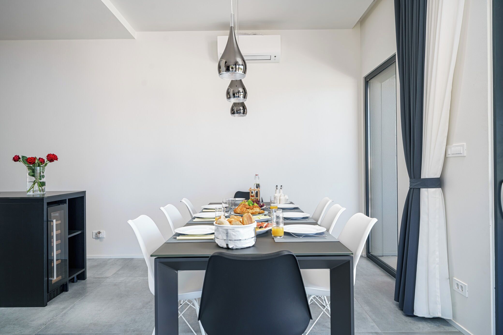 Villa | Eigene Küche | Kühlschrank, Mikrowelle, Ofen, Herdplatte