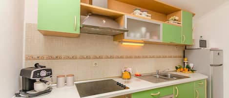Departamento (A1) | Cocina privada | Cafetera de espresso, refrigerador, microondas y horno
