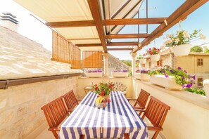 Villa | Terrace/patio - Villa Vicko (Selca)