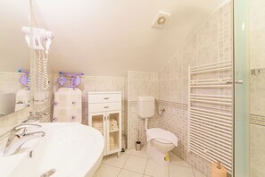 Villa | Bathroom | Shower