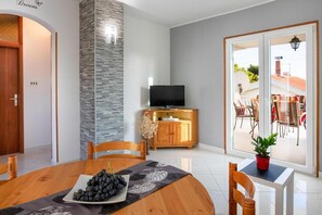 Apartment (A2) | Living room