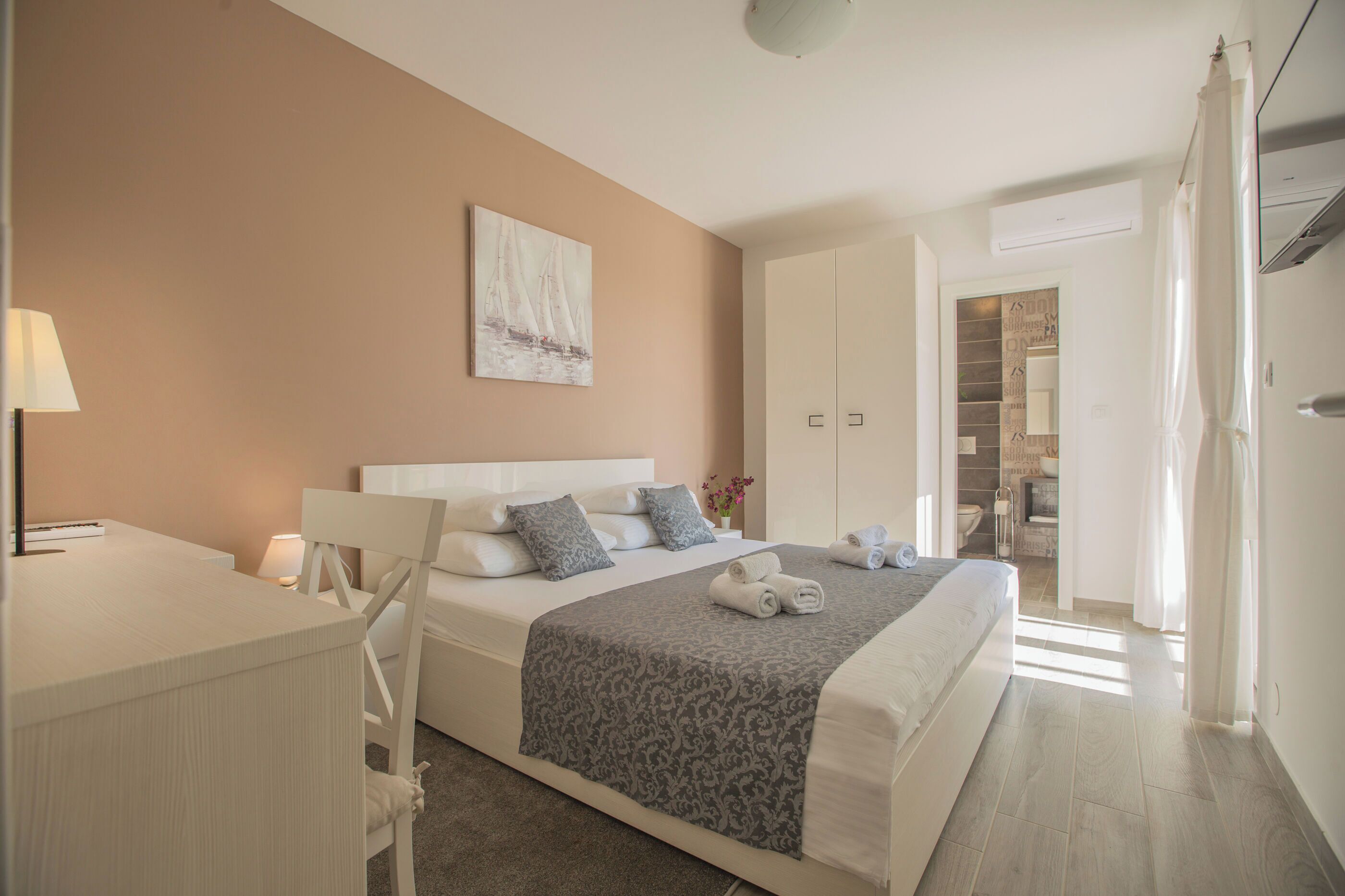 Villa | In-room safe, iron/ironing board, free WiFi