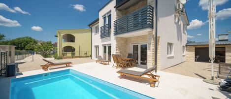 Outdoor pool, a heated pool
