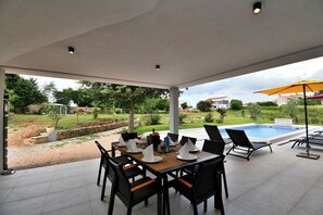 Terrace/patio - Villa Vala (Marcana)