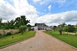 Courtyard - Villa Vala (Marcana)