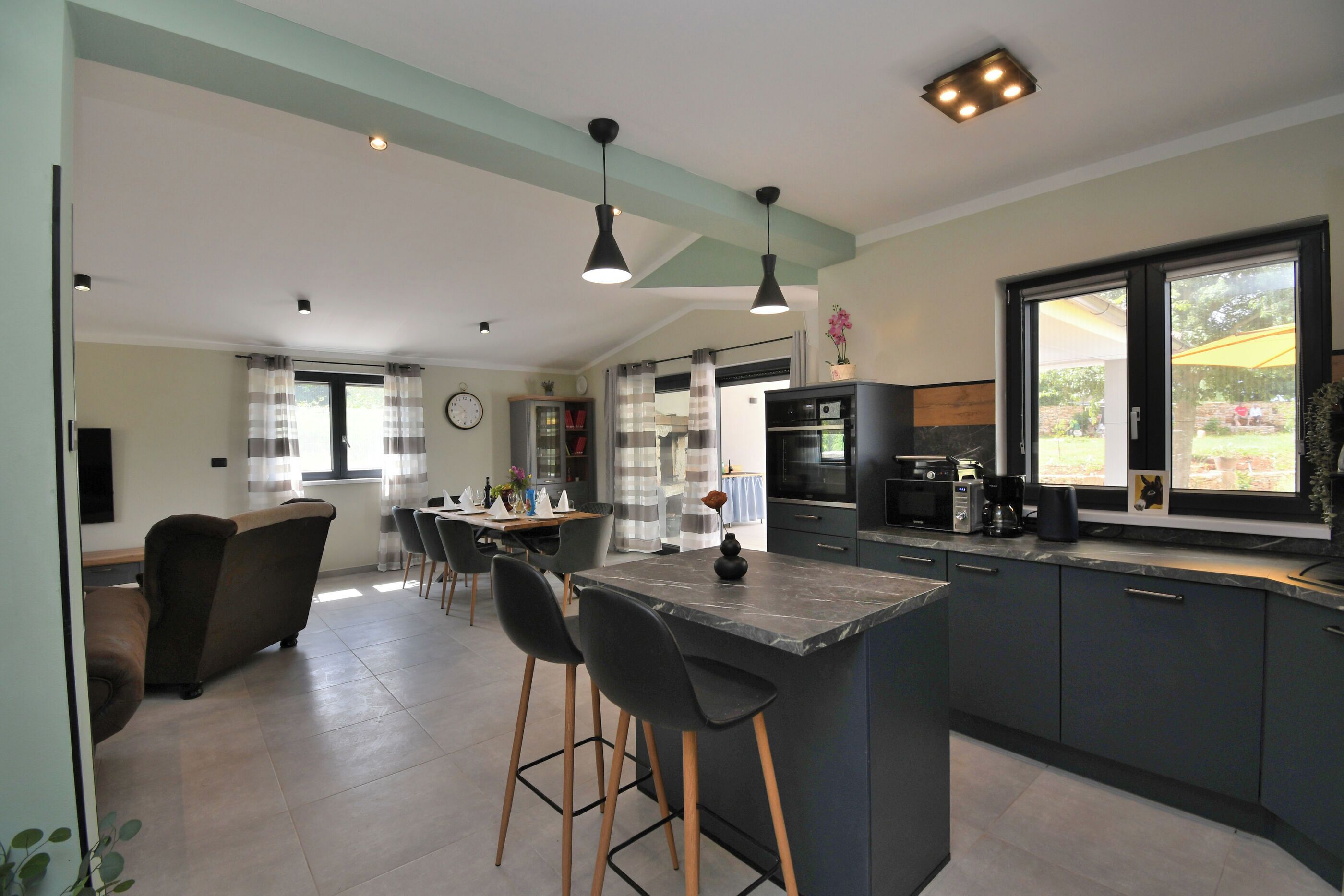 Villa | Eigene Küche | Kühlschrank, Mikrowelle, Ofen, Herdplatte