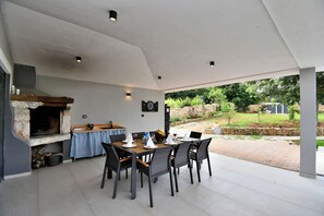 BBQ/picnic area - Villa Vala (Marcana)