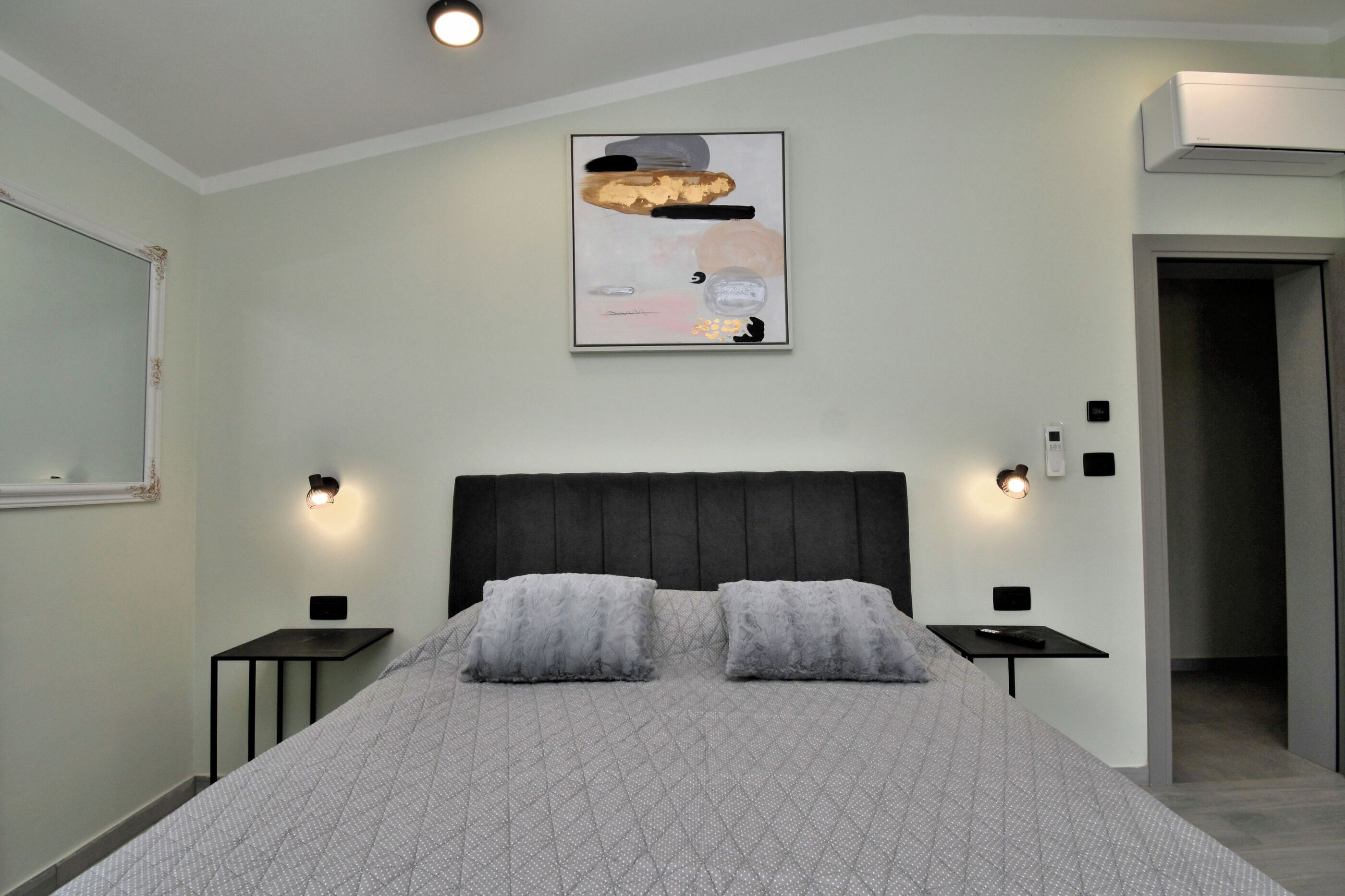 خزنة داخل الغرفة ومكواة/لوح كي وواي فاي مجانًا