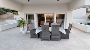 Villa | Terrace/patio