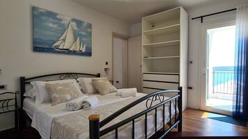 In-room safe, iron/ironing board, free WiFi